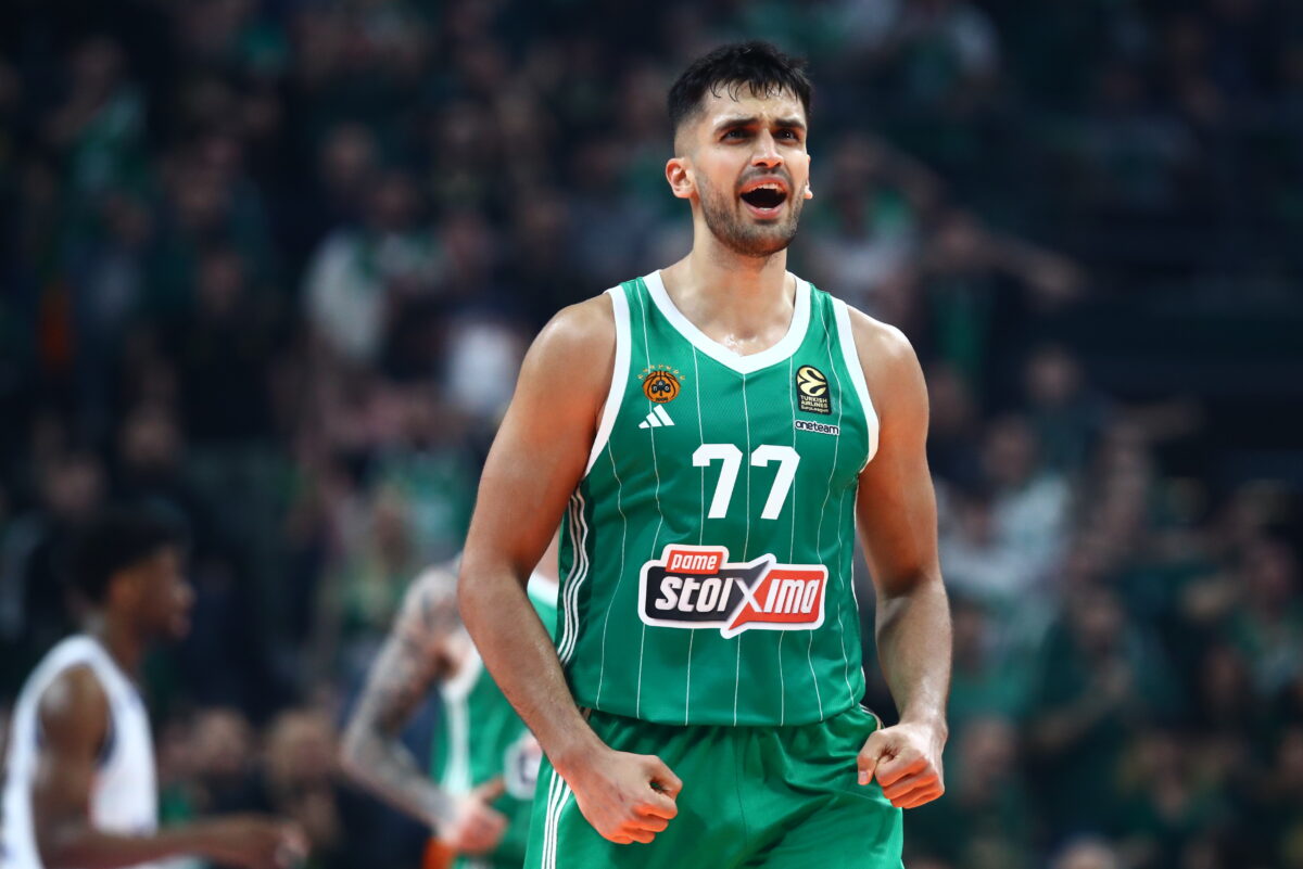 Ο Ομέρ Γιούρτσεβεν έκλεισε 10ήμερη συμφωνία με τους Γκόλντεν Στέιτ Γουόριορς στο NBA