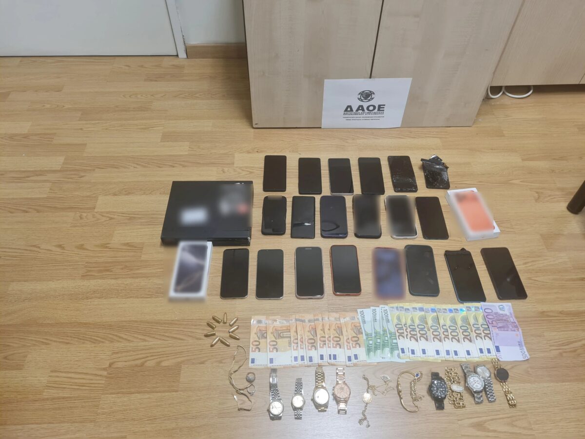 Ζεφύρι: Εξαρθρώθηκε κύκλωμα που εξαπατούσε πολίτες – Έπιασαν στα πράσα 6 άτομα στο «τηλεφωνικό κέντρο»