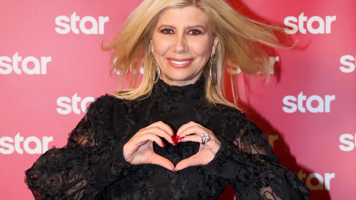 Κουτσελίνη: Συγκλονίστηκε για τη μητέρα της – «Αν επιθυμώ να φύγω από τη ζωή, είναι για να τη βρω» 2 Ζήνα Κουτσελίνη