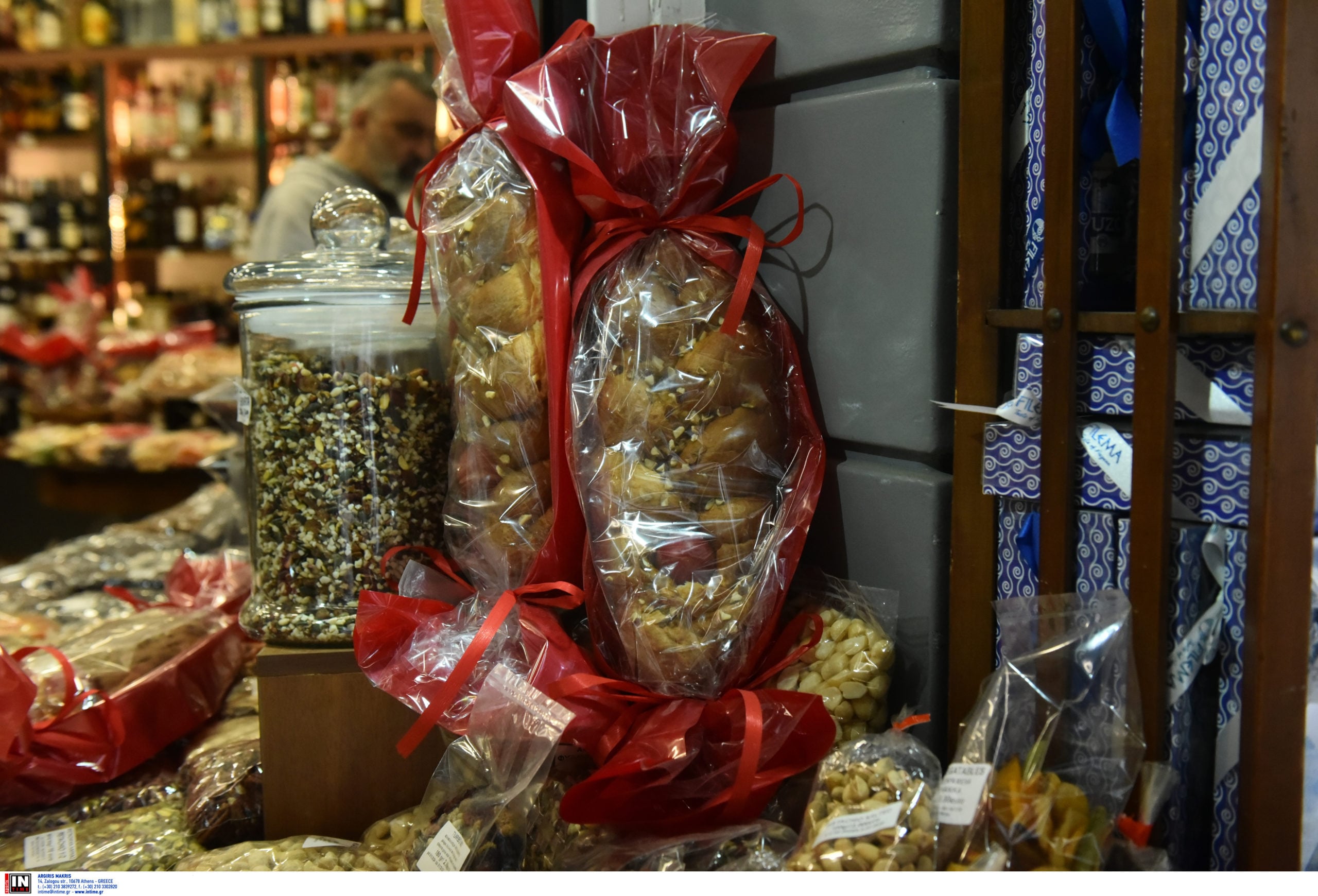 Πάσχα 2026: Οι τιμές για τσουρέκια και σοκολατένια αυγά – Πόσο θα επιβαρύνουν τους νονούς