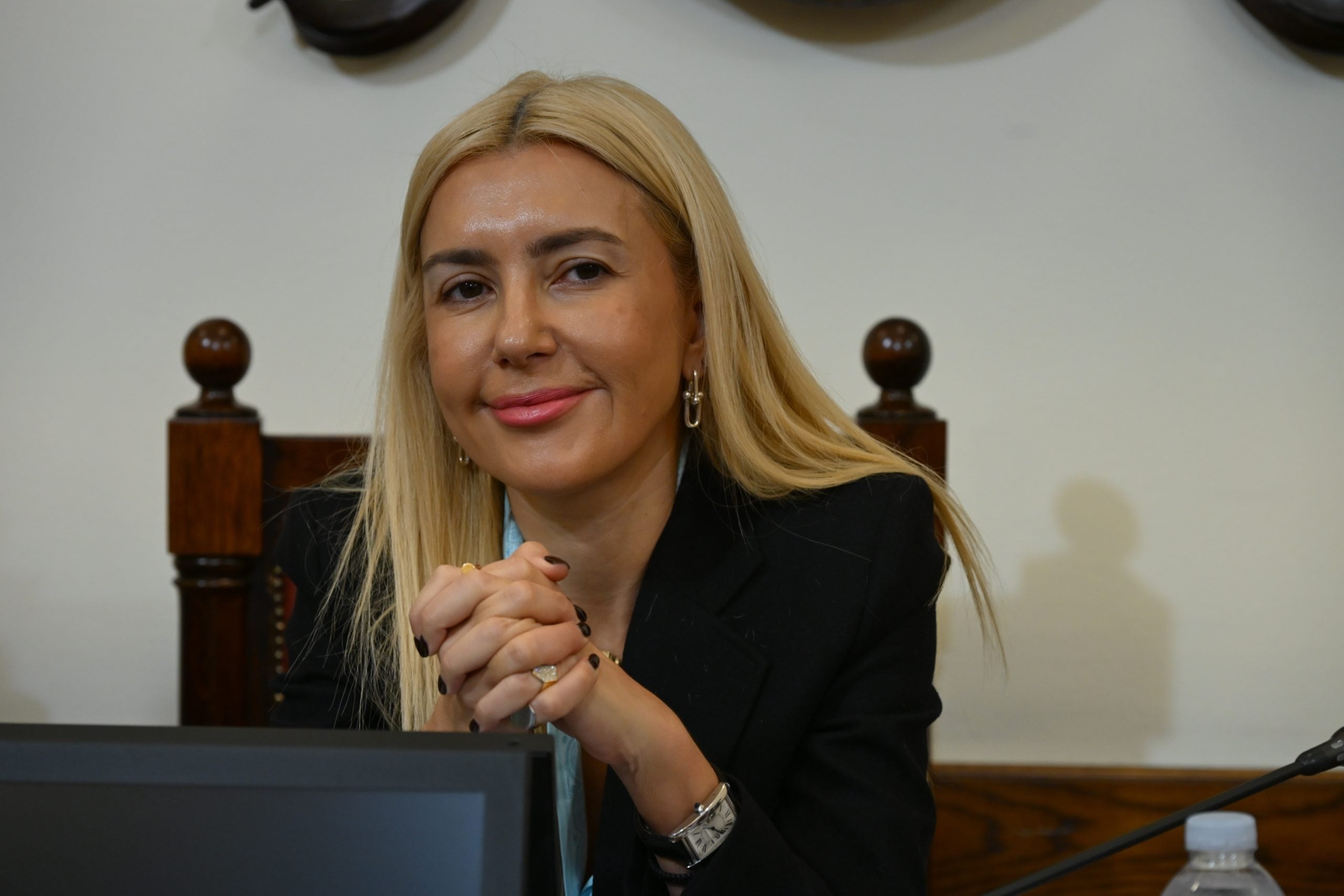 Συζητήσεις της Αραμπατζή για το ζήτημα του ΟΠΕΚΕΠΕ: «Πότε θα καταβάλουμε την πληρωμή; Μπορούμε να τον αντιμετωπίσουμε ευγενικά;»