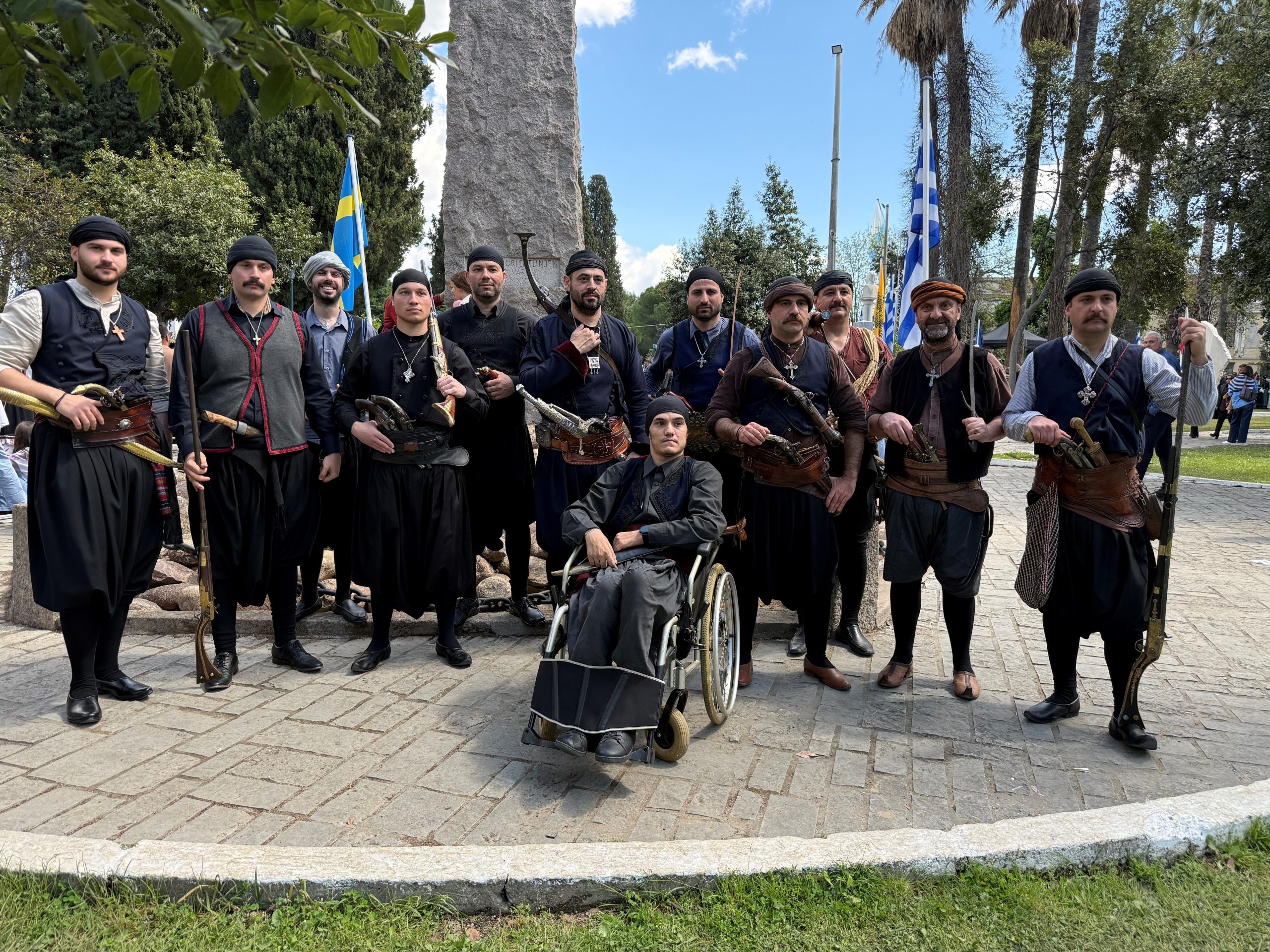 12.000 άτομα παρέλασαν για τα 200 χρόνια από την Έξοδο του Μεσολογγίου