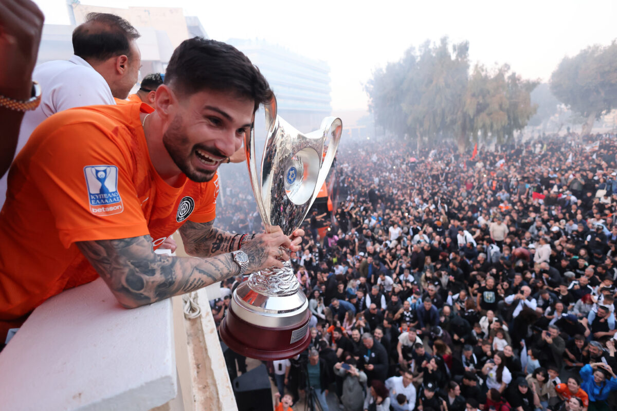 ΟΦΗ: Το Ηράκλειο πανηγύρισε και εξύμνησε Κόντη και παίκτες για την κατάκτηση του Κυπέλλου Ελλάδας Betsson