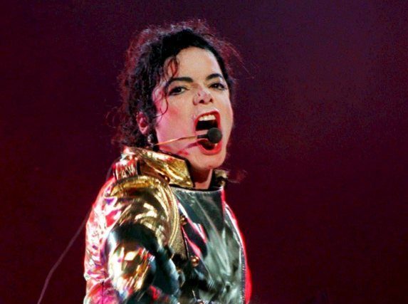 Ταινία «Michael»: Ποια η εκπληκτική μόδα στις προβολές της στους κινηματογράφους!(Vid)