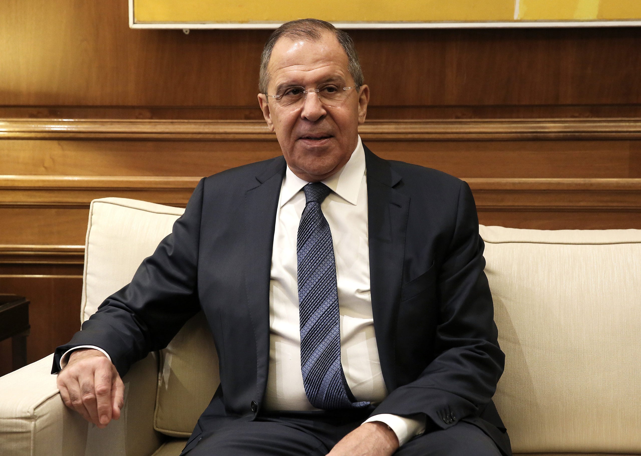 Λαβρόφ προς ΗΠΑ: Σταματήστε τα τελεσίγραφα στο Ιράν, επιστρέψτε στη διπλωματία