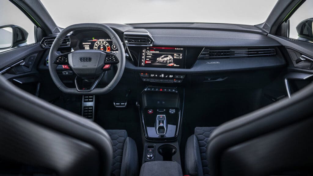 Το Audi RS 3 (2025) ανανεώθηκε και γυρνά το Ρινγκ σε 7:33