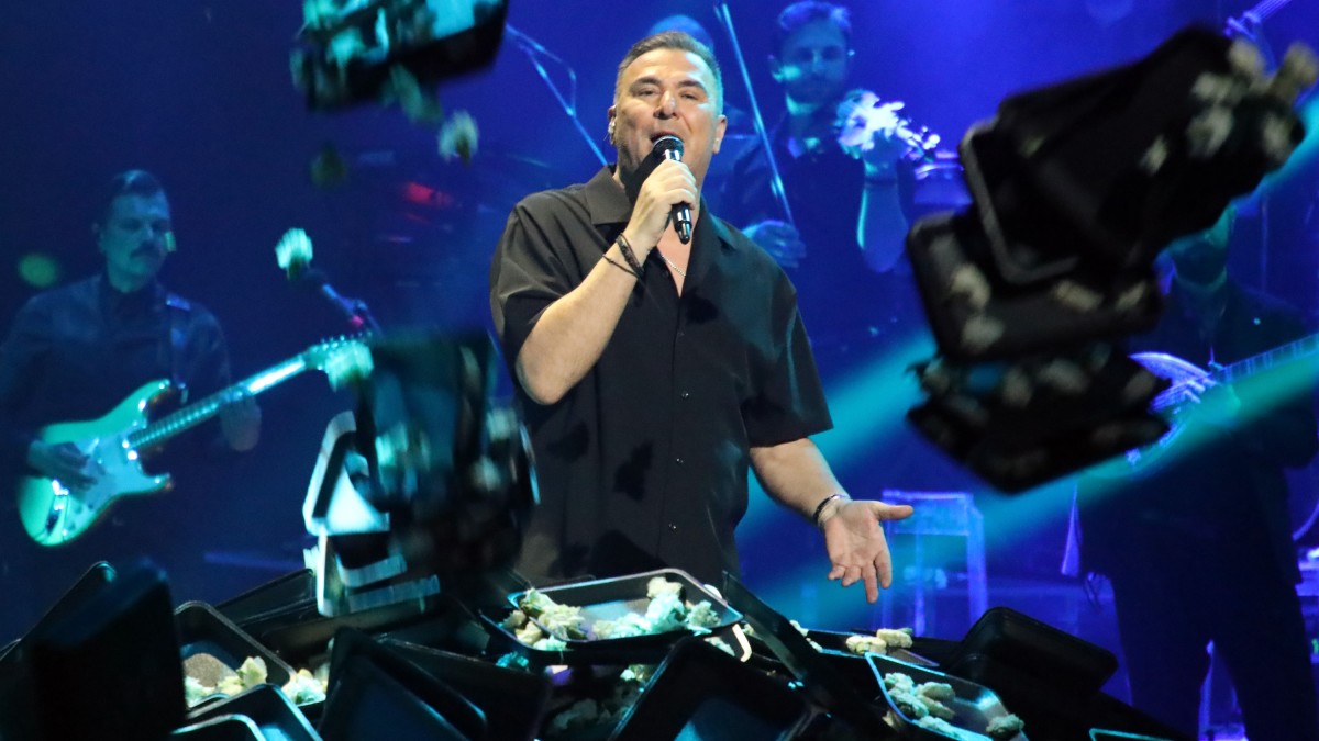 Αντώνης Ρέμος: Νέα εποχή – Η αιφνιδιαστική ανακοίνωση για τις βραδινές του εμφανίσεις