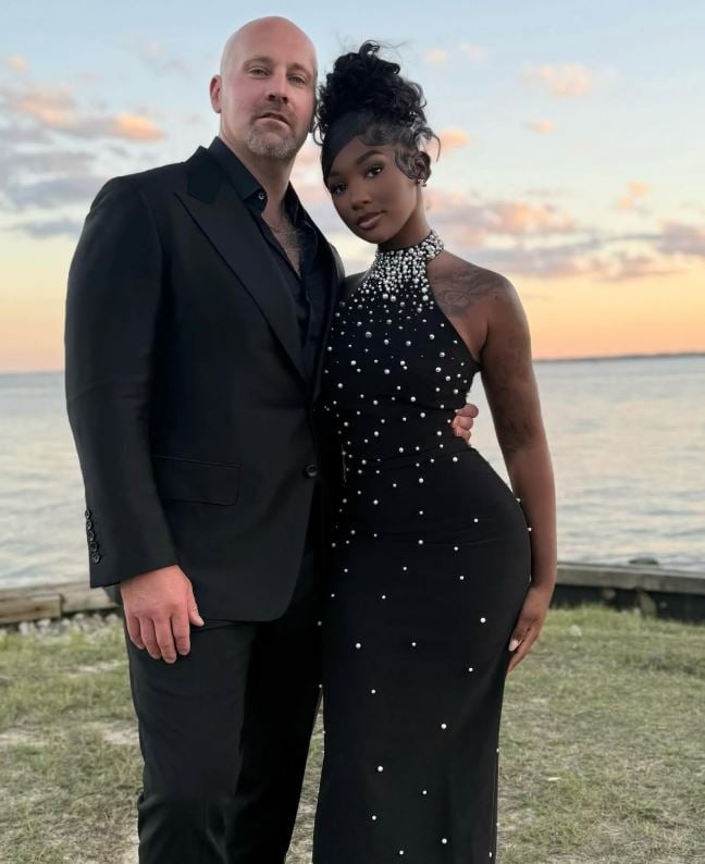 Ζανζιβάρη: Αίνιγμα με θάνατο 31χρονης influencer που εντοπίστηκε κρεμασμένη σε θέρετρο – Υπό ανάκριση ο αρραβωνιαστικός της