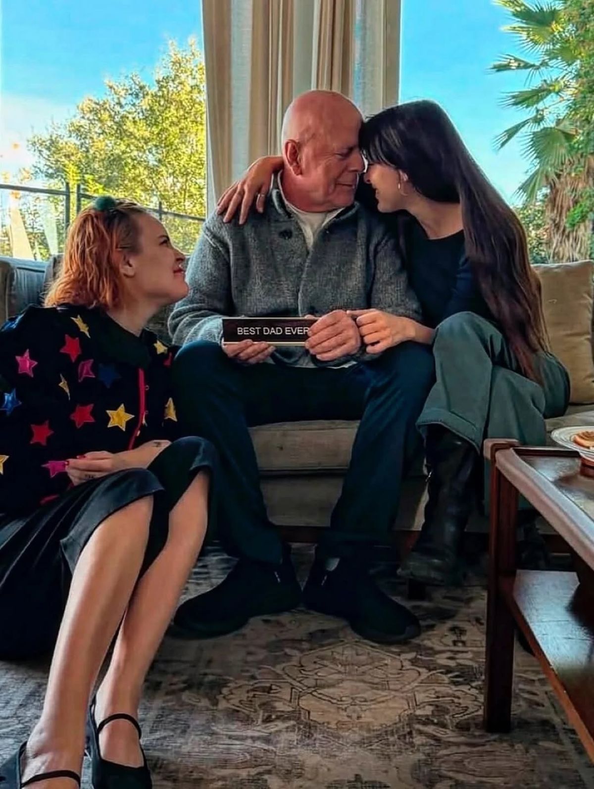 Οι φωτογραφίες του Μπρους Γουίλις με την οικογένειά του