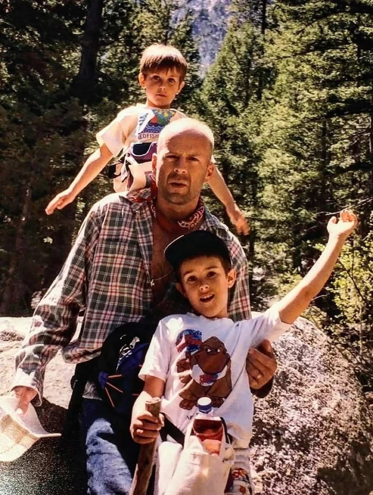 Οι φωτογραφίες του Μπρους Γουίλις με την οικογένειά του