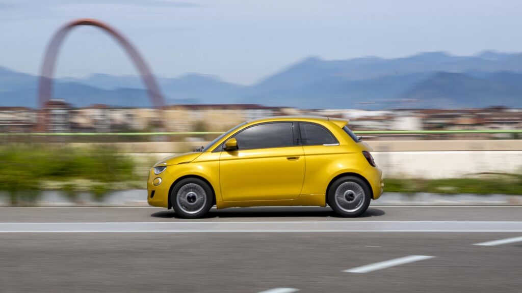 Επιτέλους. Υβριδική πραγματικότητα για το νέο FIAT 500 Hybrid