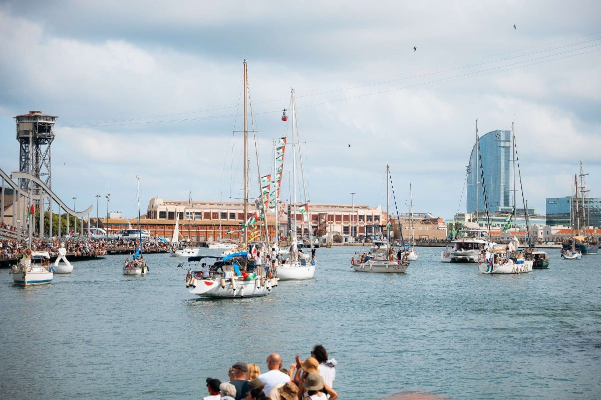 Εκπρόσωπος του Στόλου «Sumud» προς Γάζα κατηγορεί το Ισραήλ για «επίθεση σε άοπλα πολιτικά πλοία σε διεθνή ύδατα».