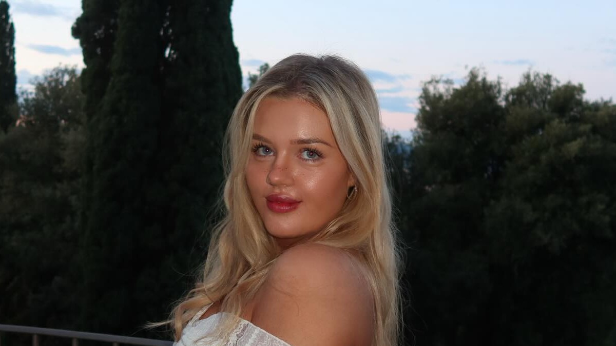 Απίθανο! Μια star του OnlyFans μοιράζεται τα πιο παράξενα αιτήματα που έχει δεχτεί