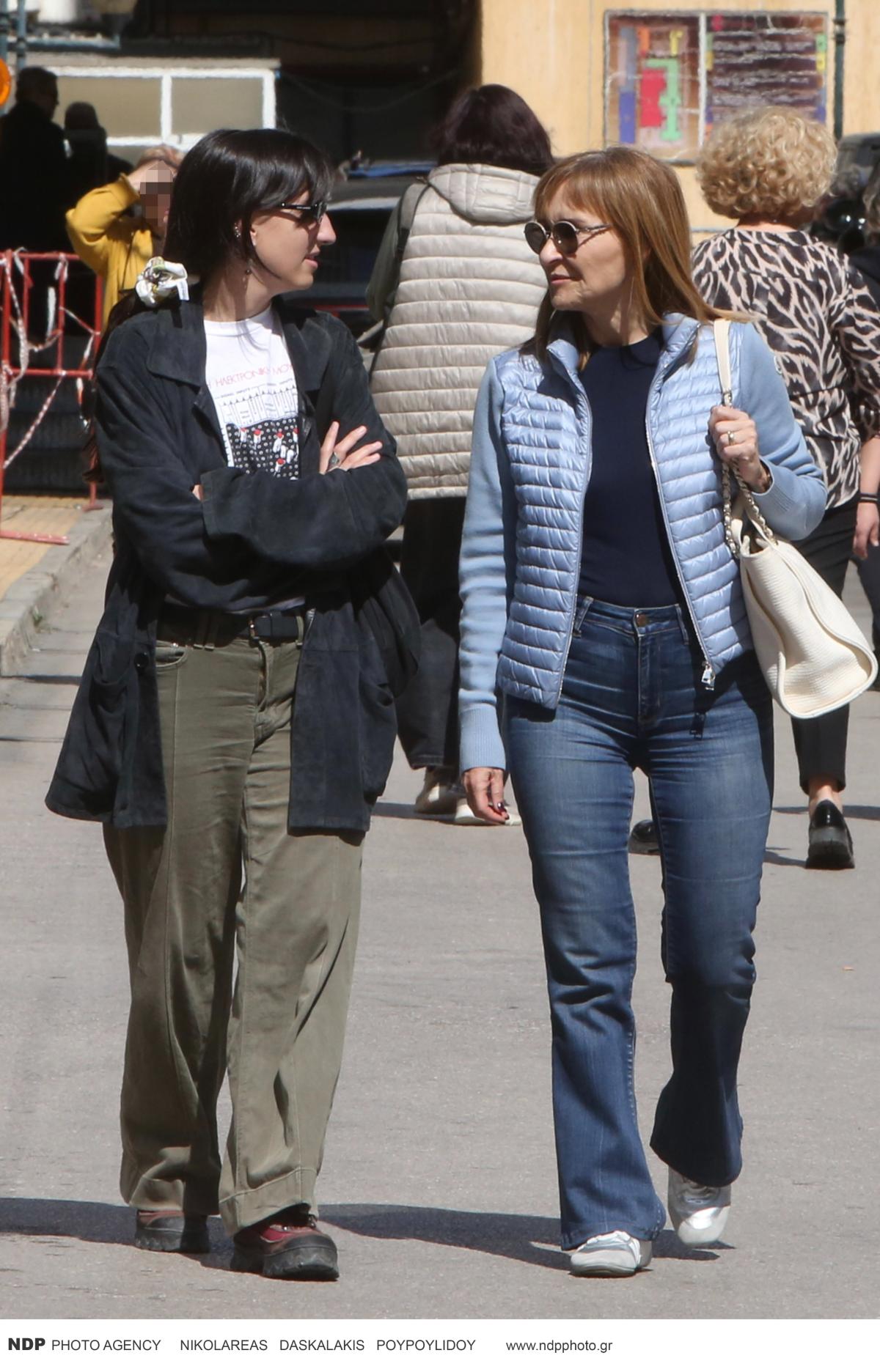 Η Μάρα Ζαχαρέα με την κόρη της στον Ευαγγελισμό