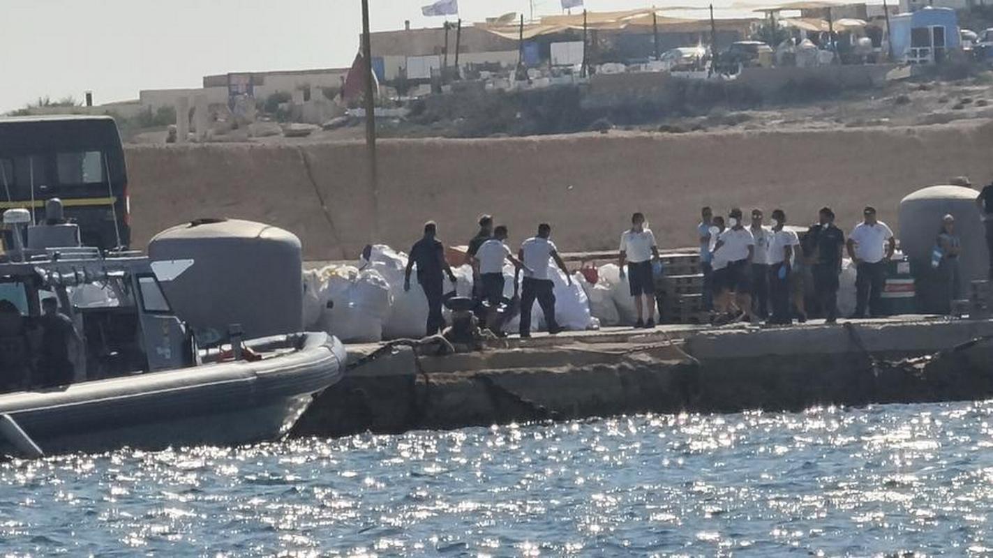 Ιταλία: Δραματική τραγωδία με 19 νεκρούς μετανάστες κοντά στη Λαμπεντούζα – Πέντε σοβαρά τραυματίες, ανάμεσά τους δύο παιδιά