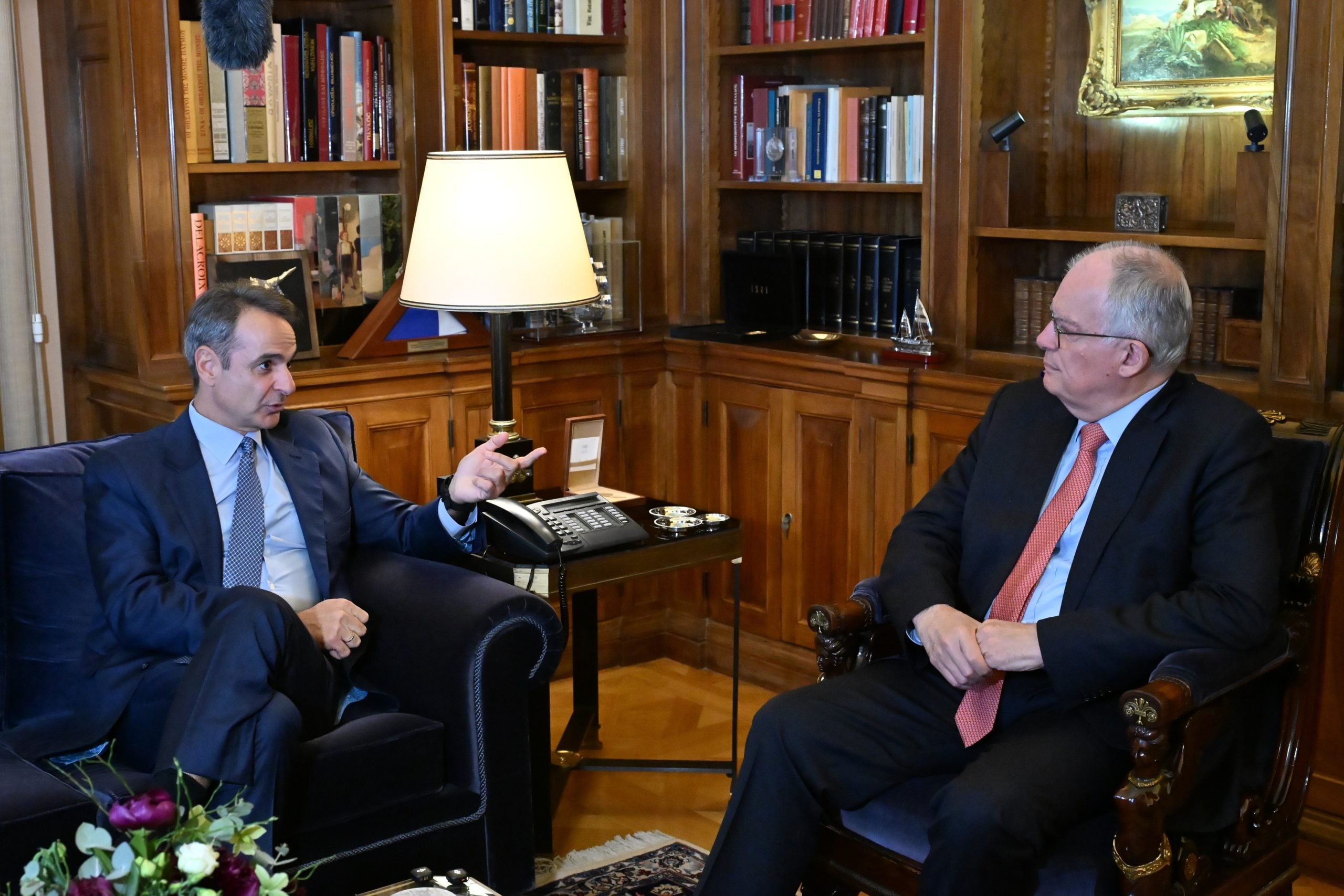 Μητσοτάκης προς Τασούλα: «Προσπαθούμε το μέγιστο για να ενισχύσουμε τα ελληνικά νοικοκυριά»