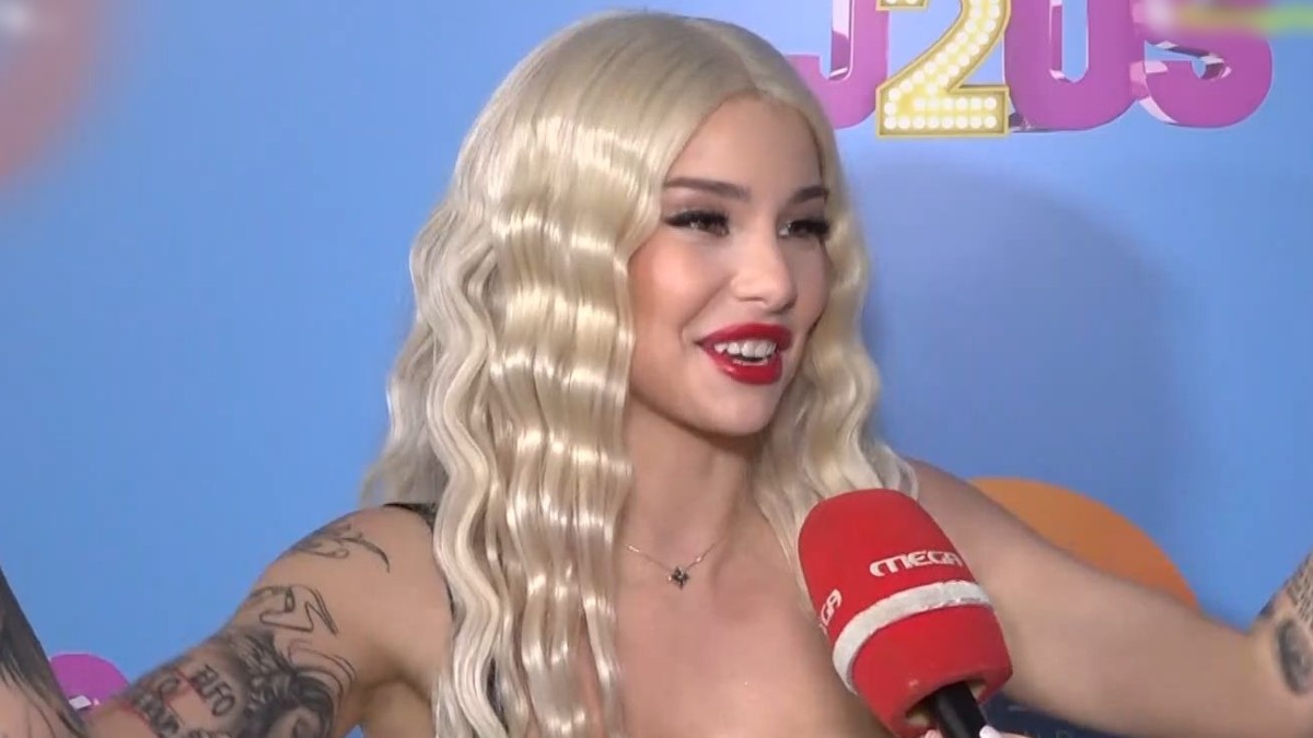 Σύγχρονη Σταχτοπούτα: Ο έρωτας, το παιδί της και η κοινή ζωή – Στο live του J2US ο σύντροφός της