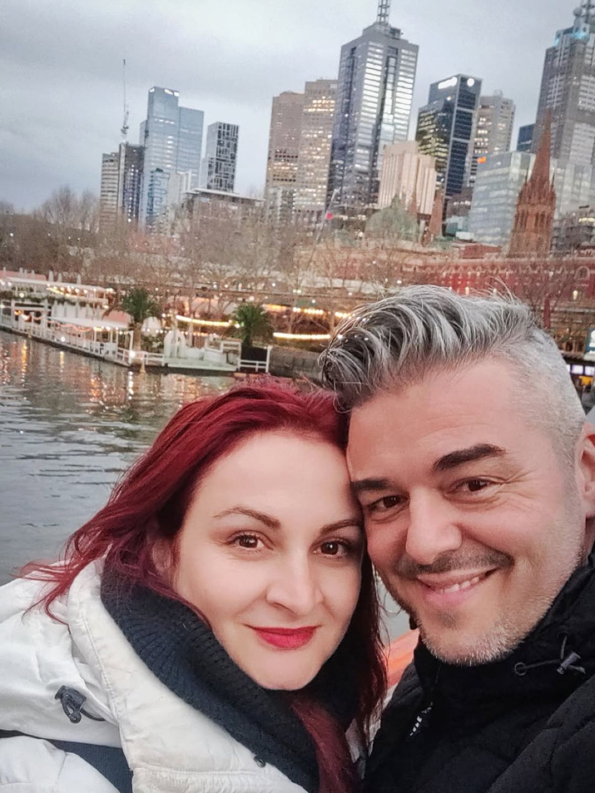 Ο Πέτρος Πολυχρονίδης με τη σύντροφό του στην Αυστραλία