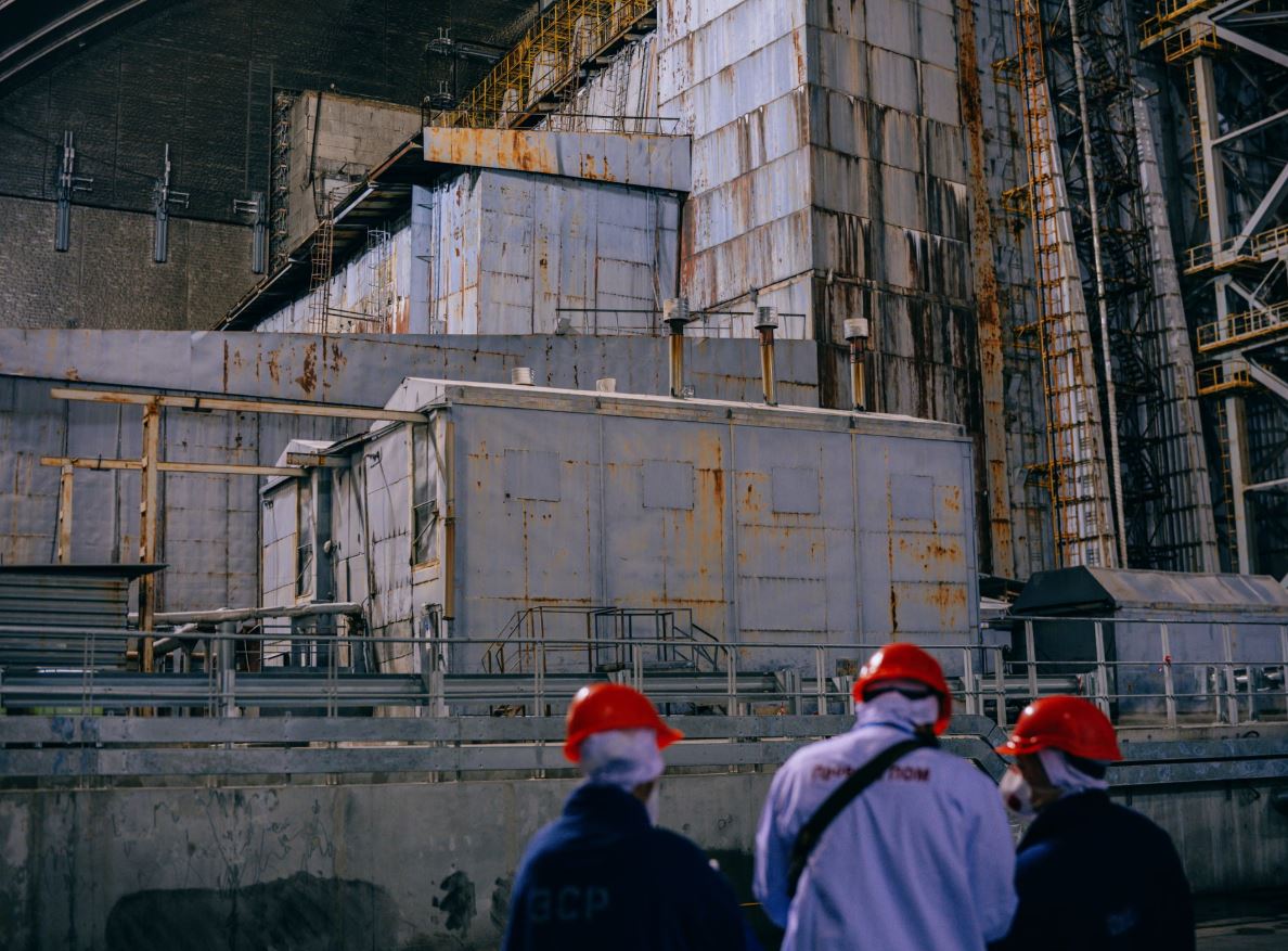 Στο εσωτερικό του Τσερνόμπιλ: 40 χρόνια μετά την τραγωδία, ο πυρηνικός σταθμός παραμένει σε κίνδυνο