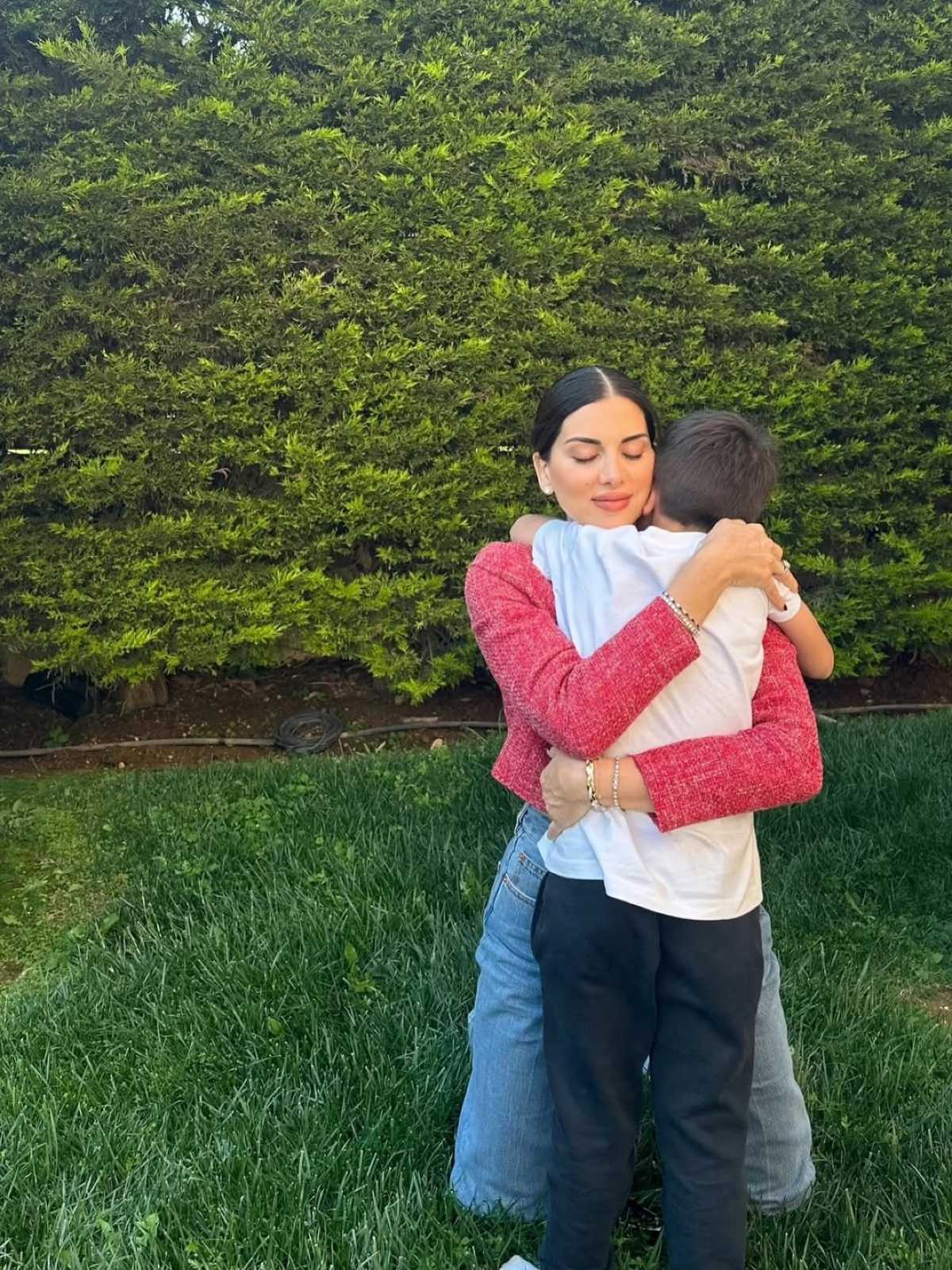 Η Σταματίνα Τσιμτσιλή με τον γιο της, Γιάννη-Εφραίμ