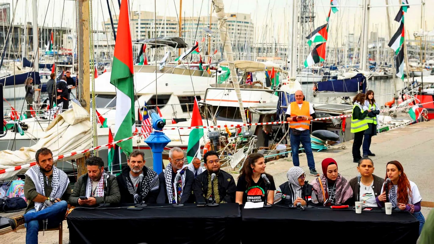 Ο «Παγκόσμιος Στόλος Sumud» απέπλευσε από τη Σικελία, επιδιώκοντας να διαρρήξει τον αποκλεισμό της Γάζας