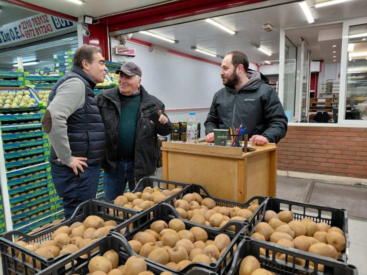 Home 56 Μαργαρίτης Σχοινάς: Πρώτη στάση του υπουργού Αγροτικής Ανάπτυξης στην Κεντρική Λαχαναγορά Θεσσαλονίκης – Συζητήσεις με τους εμπόρους
