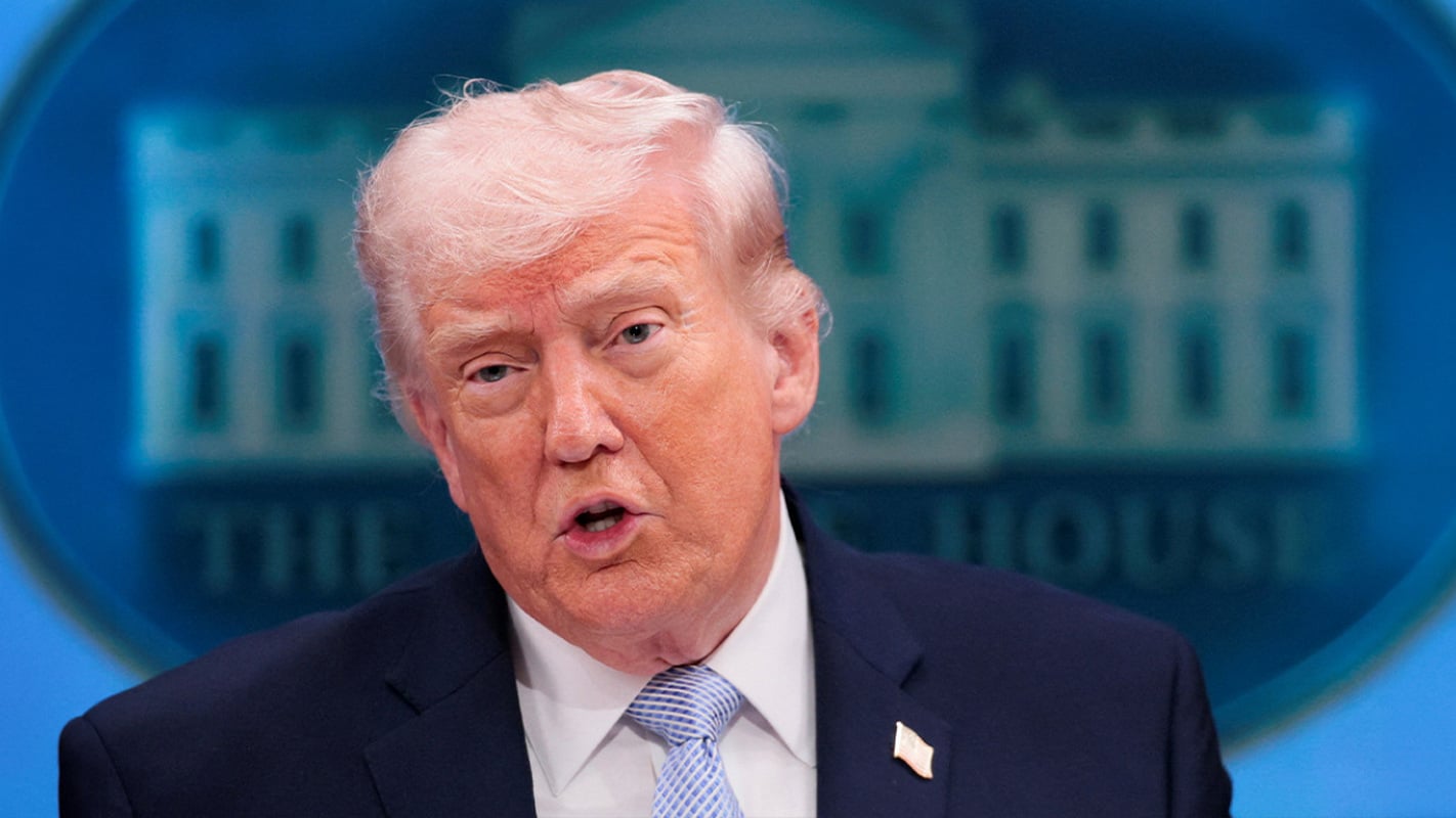 Ο Τραμπ ανακαλύπτει «συναρπαστικά έγγραφα» για UFO και υπόσχεται δημοσίευση