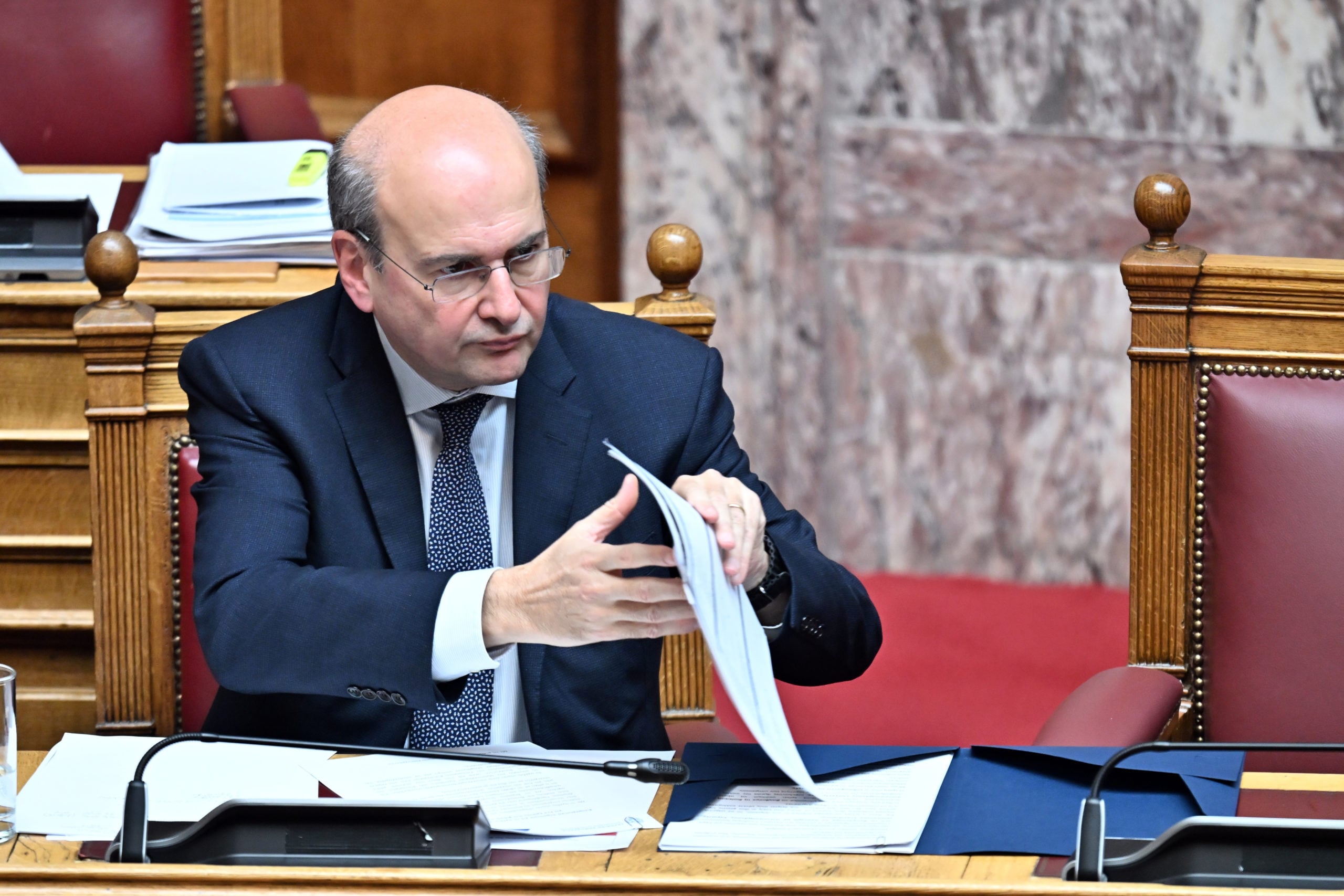 Χατζηδάκης: Υλοποιούμε 14 καίρια βήματα για τον εκσυγχρονισμό του Δημοσίου – Η αντιπολίτευση με την άρνησή της γίνεται πιο γραφειοκρατική από τους γραφειοκράτες