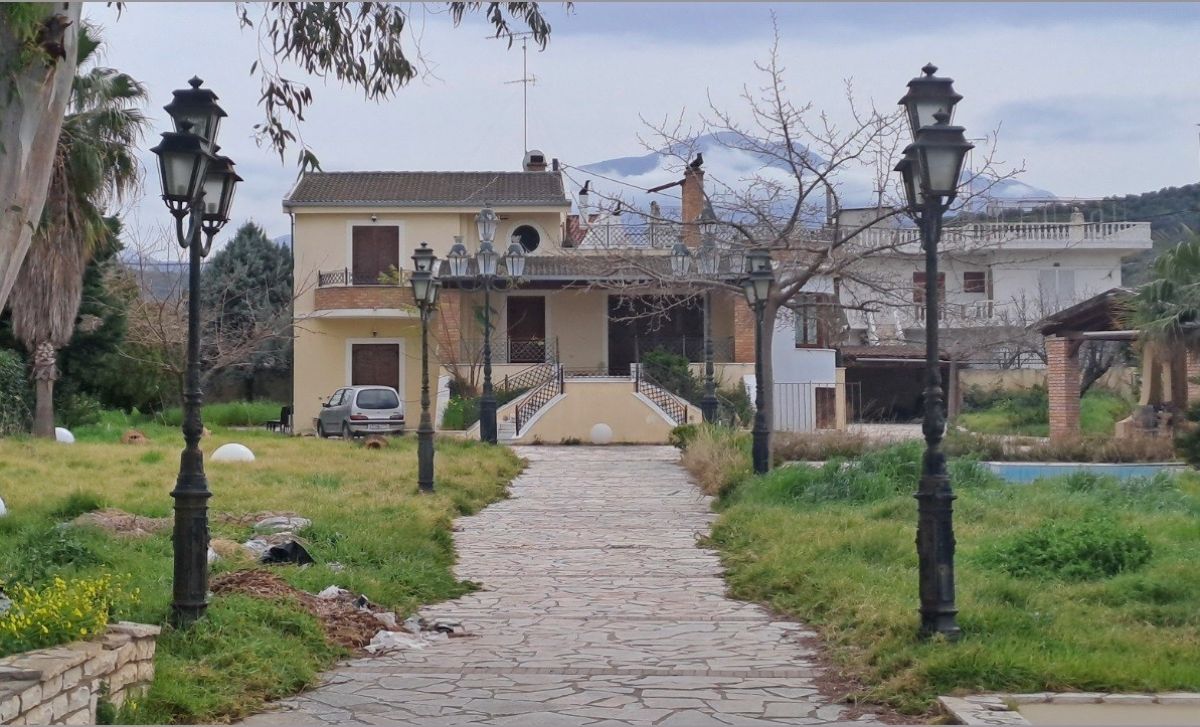 Το σπίτι του Μάκη Χριστοδουλόπουλου στην Αιγιαλεία