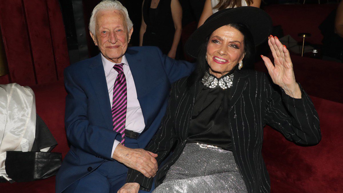 Ζωζώ Σαπουντζάκη: Η θλιβερή της μοίρα – Ο λόγος που αγνοεί τον θάνατο του συντρόφου της 3 μήνες μετά