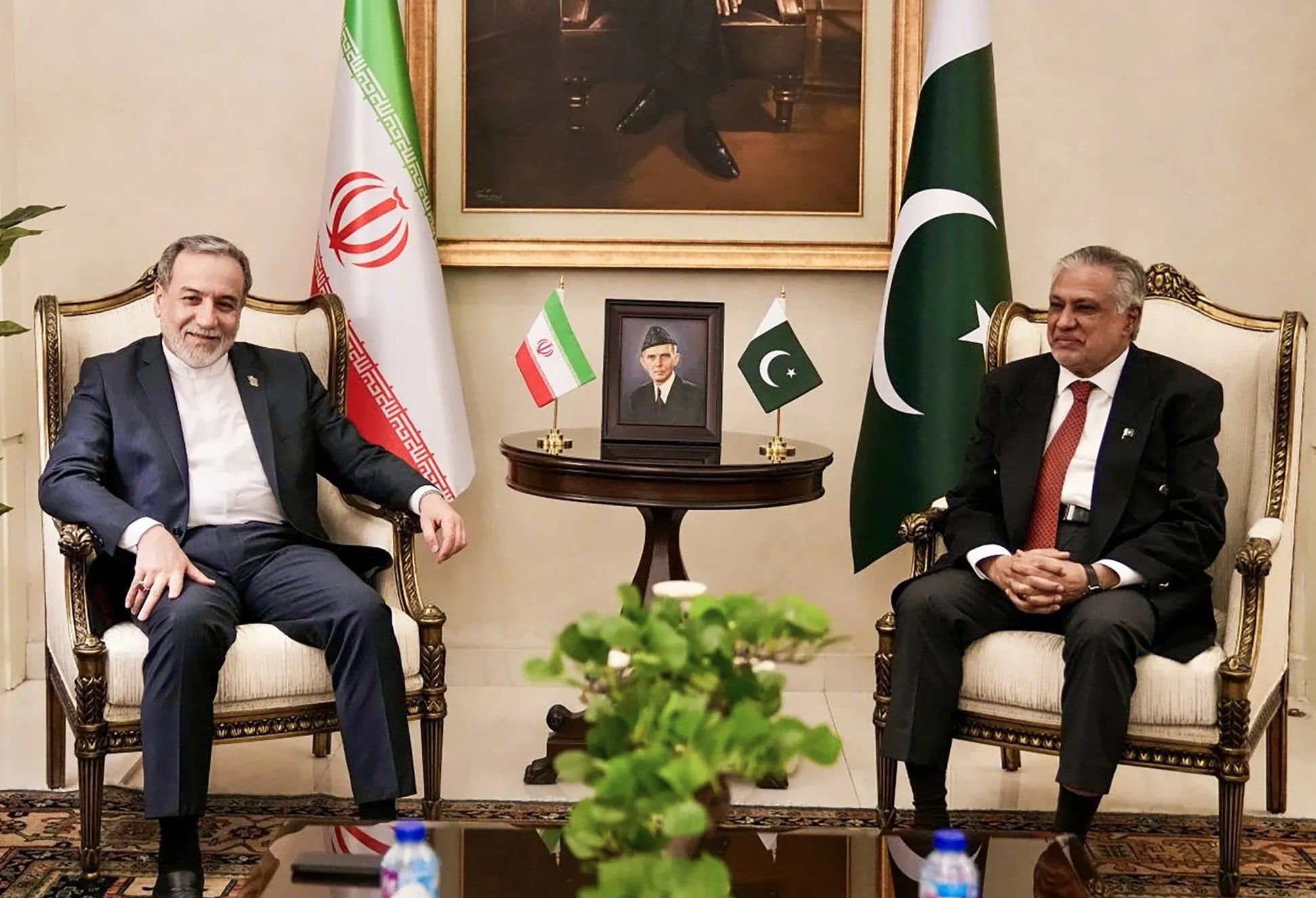 Ιράν: Ο Αμπάς Αραγτσί θα επισκεφθεί ξανά το Πακιστάν μετά το ταξίδι του στο Ομάν