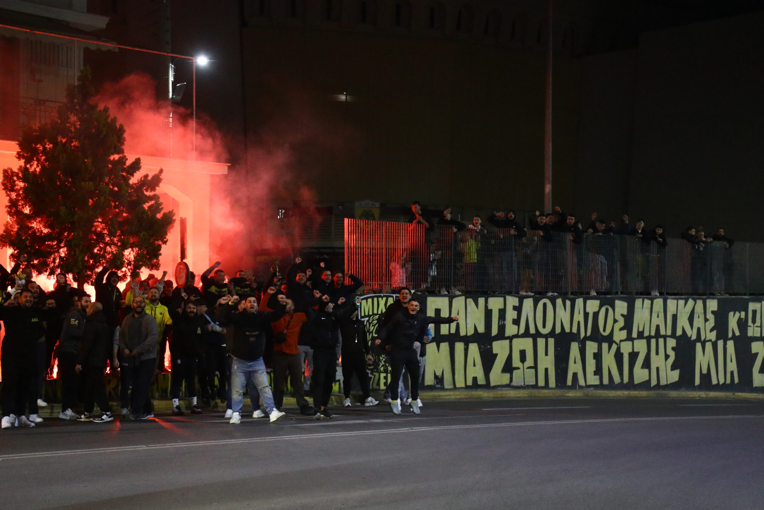 ΑΕΚ: «Φλέγεται» η Νέα Φιλαδέλφεια για τον θρίαμβο της Ένωσης επί του Ολυμπιακού