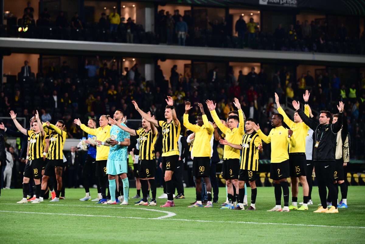 ΑΕΚ – Ράγιο Βαγεκάνο: Η θριαμβευτική αποθέωση των κιτρινόμαυρων και το ευγενές χειροκρότημα των Ισπανών στους παίκτες της Ένωσης