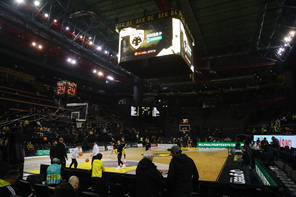 Φίλαθλοι της ΑΕΚ στην προπόνηση πριν τη Μπανταλόνα, «οι παίκτες κατάλαβαν το μήνυμα» δήλωσε ο Σάκοτα