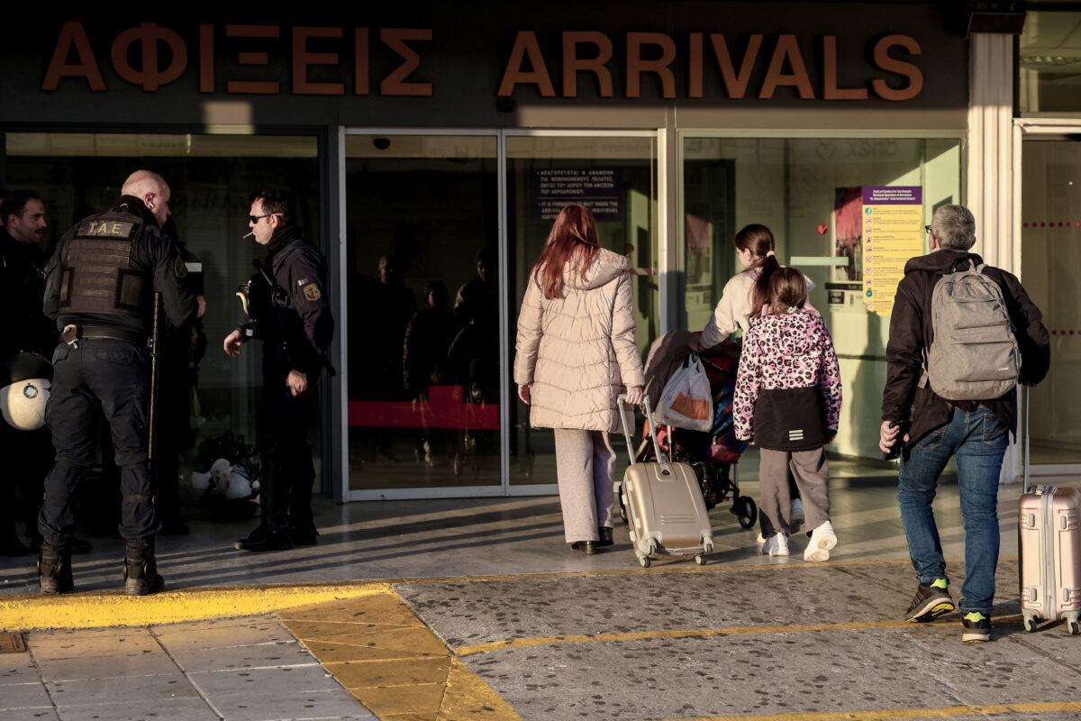 Χανιά: 68χρονος κατέφθασε με όπλα, κοσμήματα και σχεδόν 30.000 ευρώ