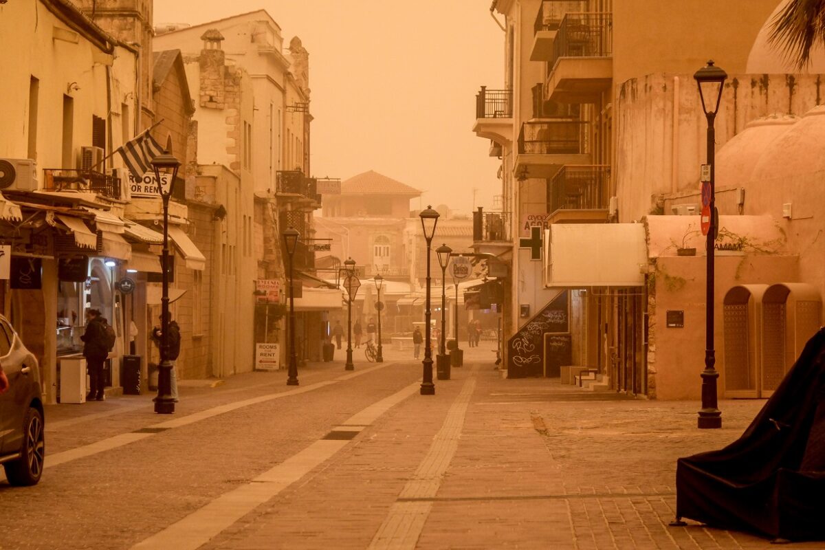 Καιρός αύριο: Αφρικανική σκόνη και λασποβροχές σε δυτικά και νότια τμήματα