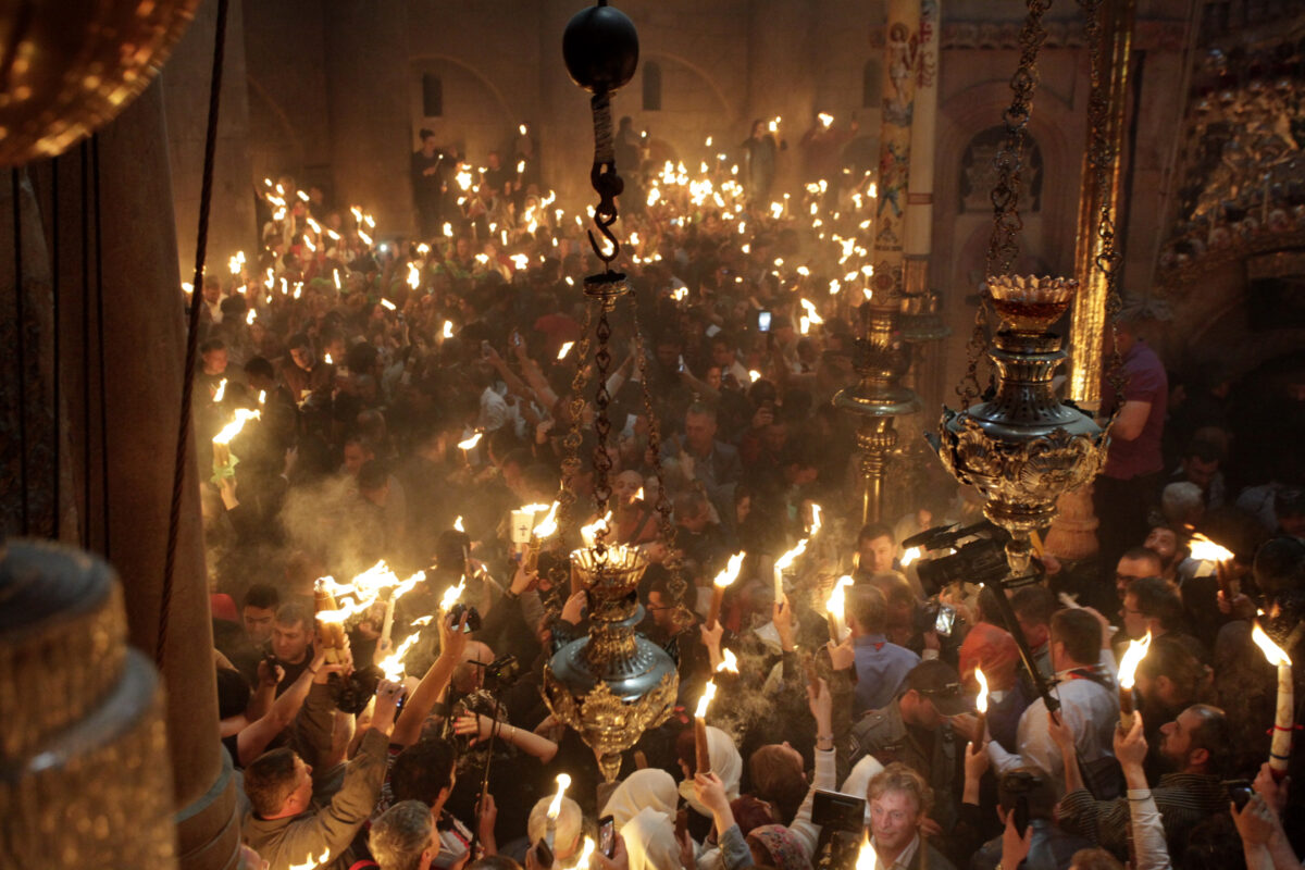 Άγιο Φως: Στα Ιεροσόλυμα το πρωί του Μεγάλου Σαββάτου η ελληνική αποστολή, xωρίς πιστούς η τελετή αφής