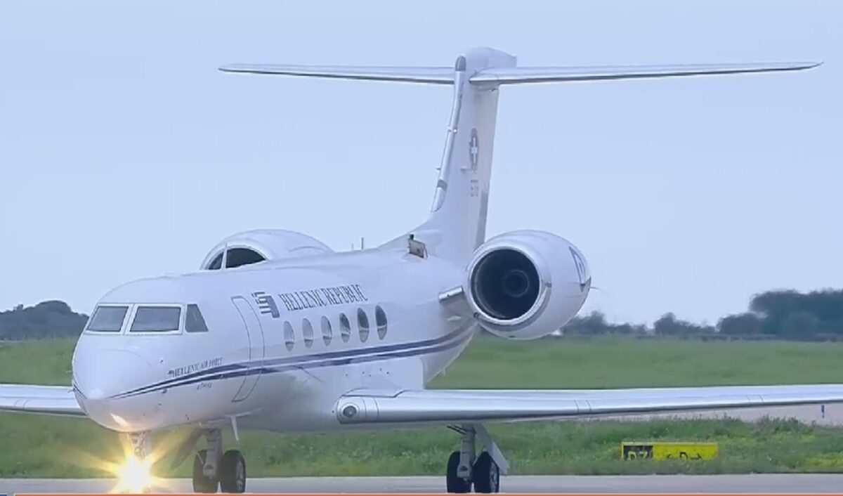 “Το Άγιο Φως φτάνει στην Αθήνα από την Ιερουσαλήμ”