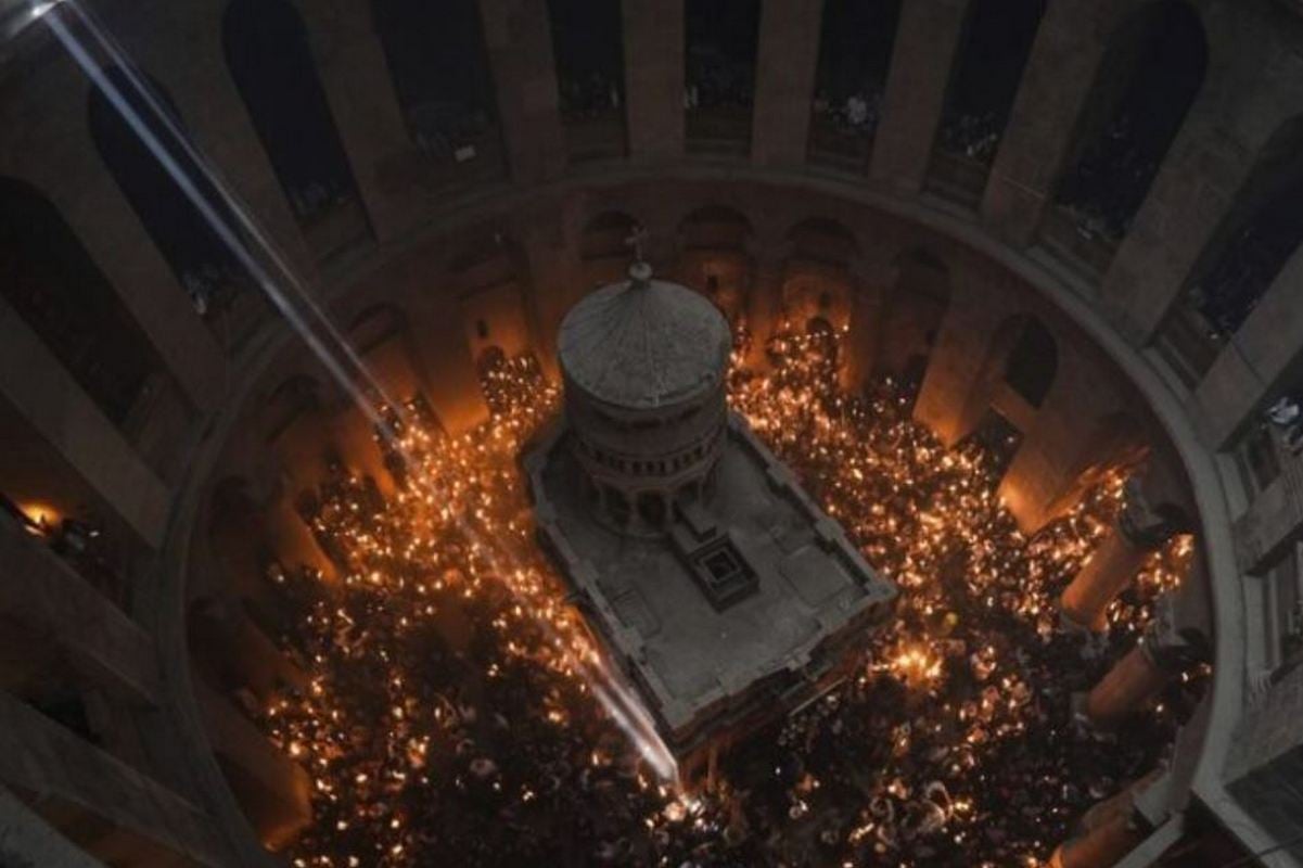 Ρεπορτάζ από Ισραήλ: Το κυρίαρχο πλάνο για την τελετή Αφής του Αγίου Φωτός εν μέσω καταιγισμού πυραυλικών επιθέσεων