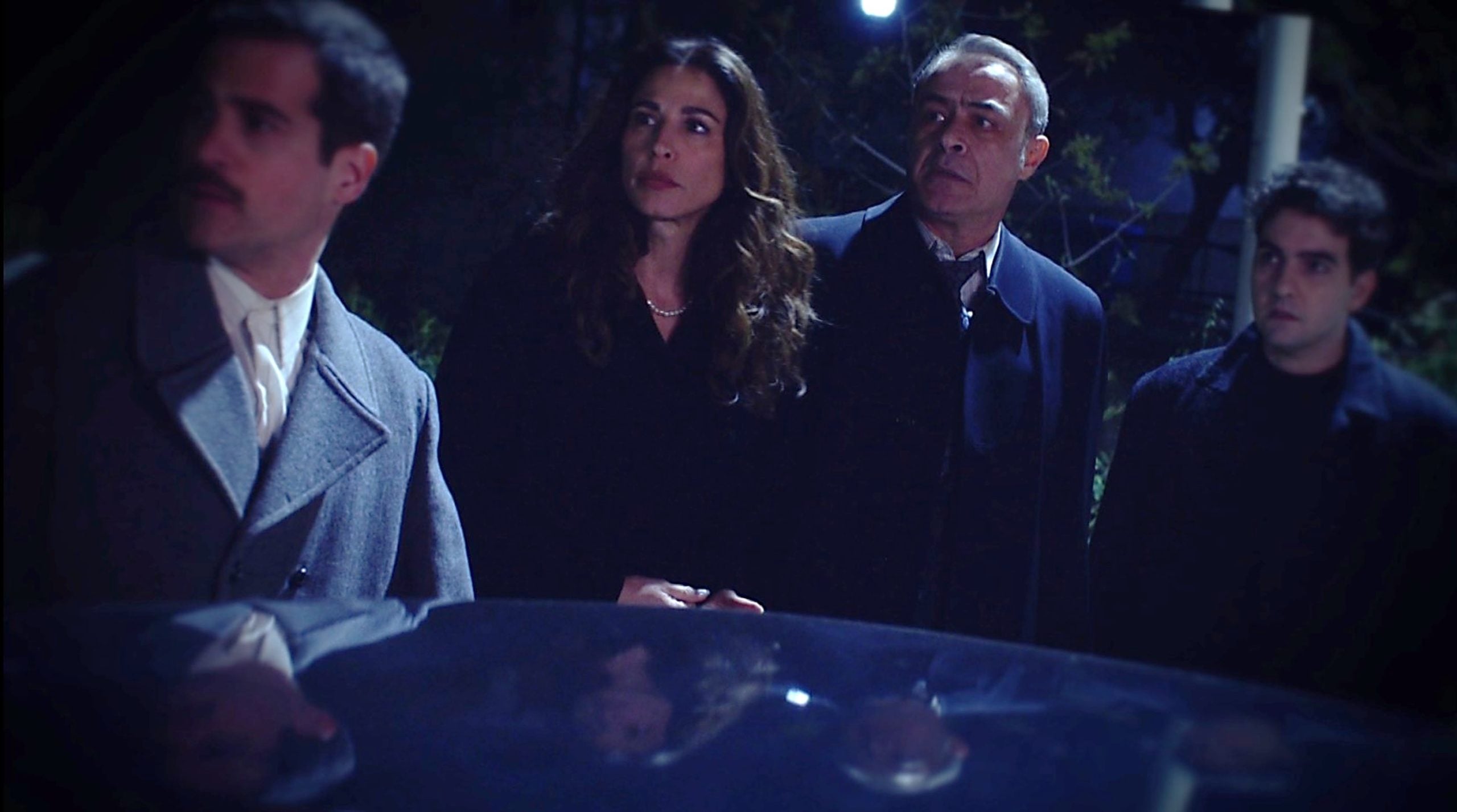 Άγιος έρωτας: Ο Λεωνίδας μαθαίνει την αλήθεια για τη Χλόη