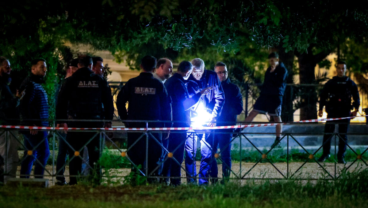 Δολοφονία στον Άγιο Δημήτριο: Στο μικροσκόπιο το κινητό του 27χρονου γιου ταξίαρχου της ΕΛΑΣ – Τα σενάρια που εξετάζουν οι Αρχές
