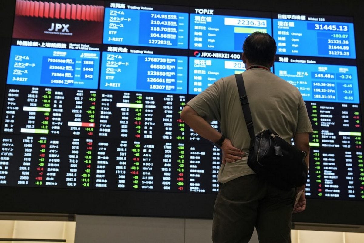 Αμετάβλητο παραμένει το δολάριο εν μέσω κρίσης στο Ορμούζ και συνεχιζόμενων διπλωματικών συνομιλιών Ουάσινγκτον‑Τεχεράνης