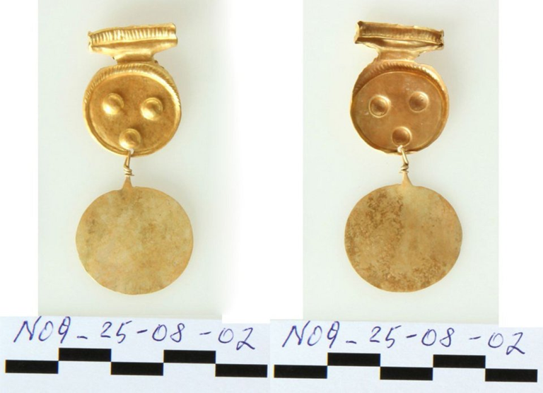 Αίγινα: Βρέθηκαν αρχαία χρυσά κοσμήματα σε ανασκαφή στον λόφο της Κολώνας