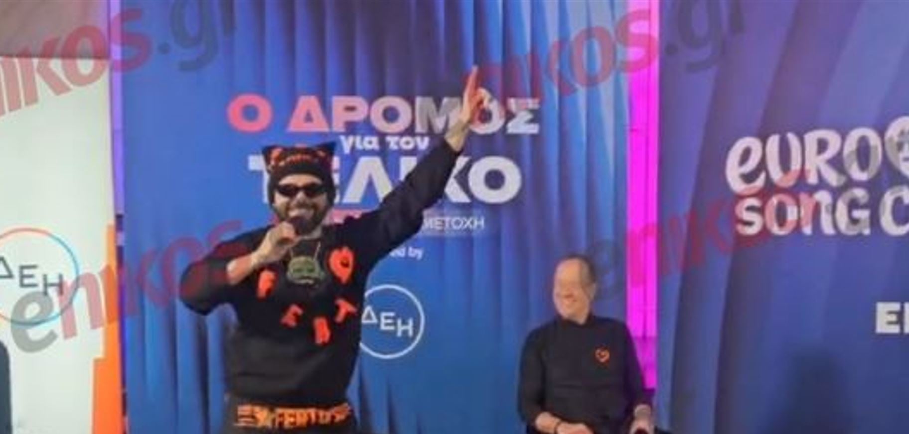 Akylas: Διασκέδασε με τους δημοσιογράφους τραγουδώντας το «Ferto» στο press event – Βίντεο