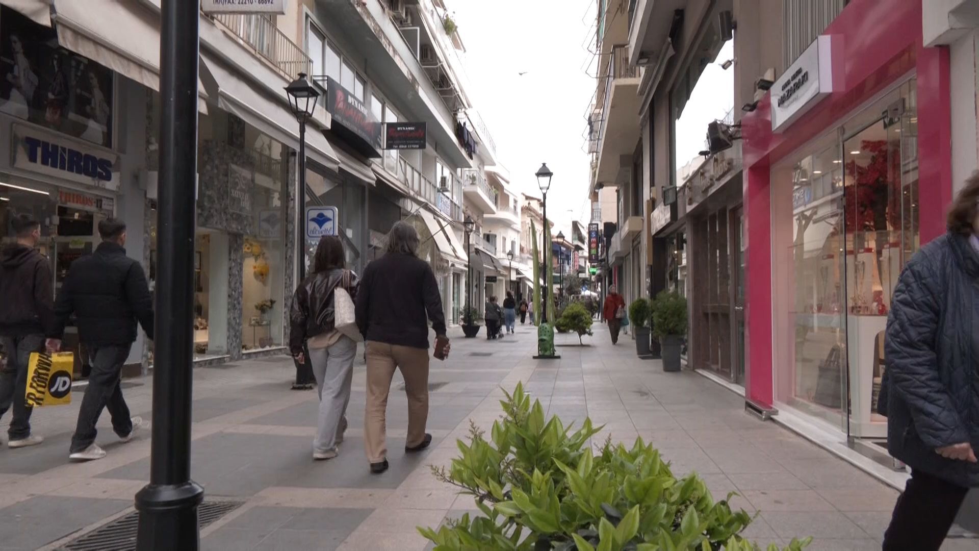 Άλλη μια χρονιά με χαμηλό τζίρο σημαίνει κλείσιμο κι άλλων καταστημάτων