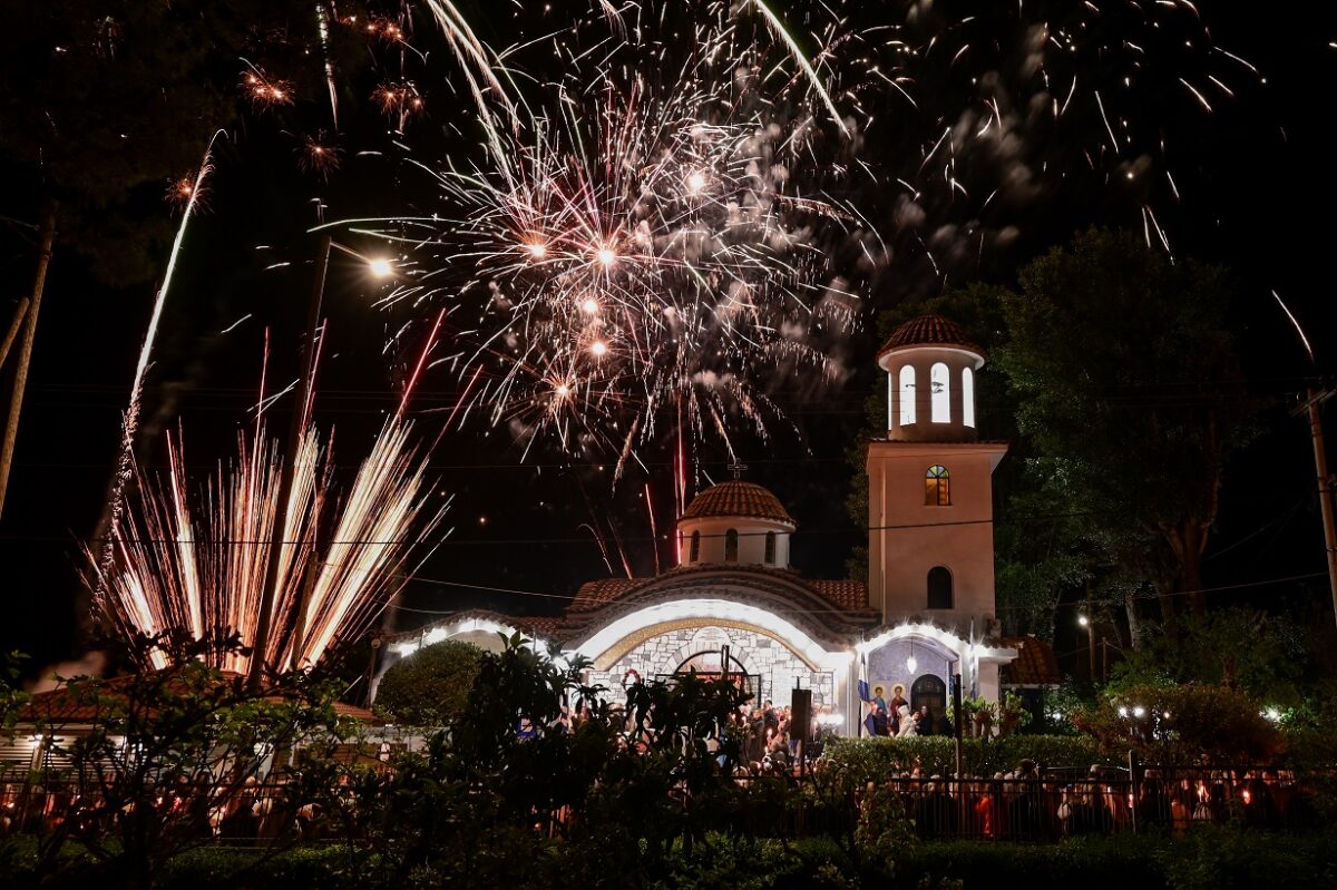 Ευχές για Ανάσταση και Πάσχα με υγεία και αισιοδοξία
