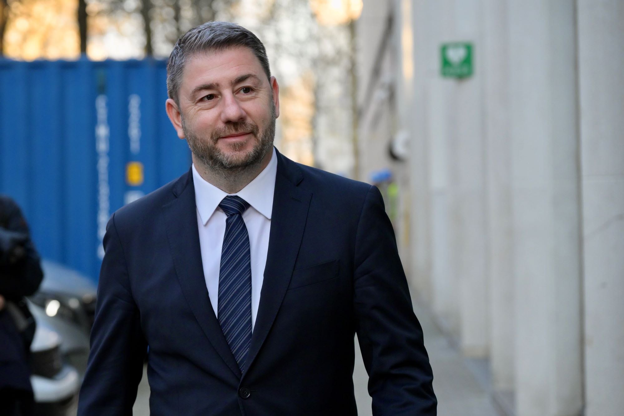 Home 81 Νίκος Ανδρουλάκης: «Χριστός Ανέστη, υγεία και χαρά σε όλους» – Η εικόνα με τον γιο του και το αυγό «ΠΑΣΟΚ»