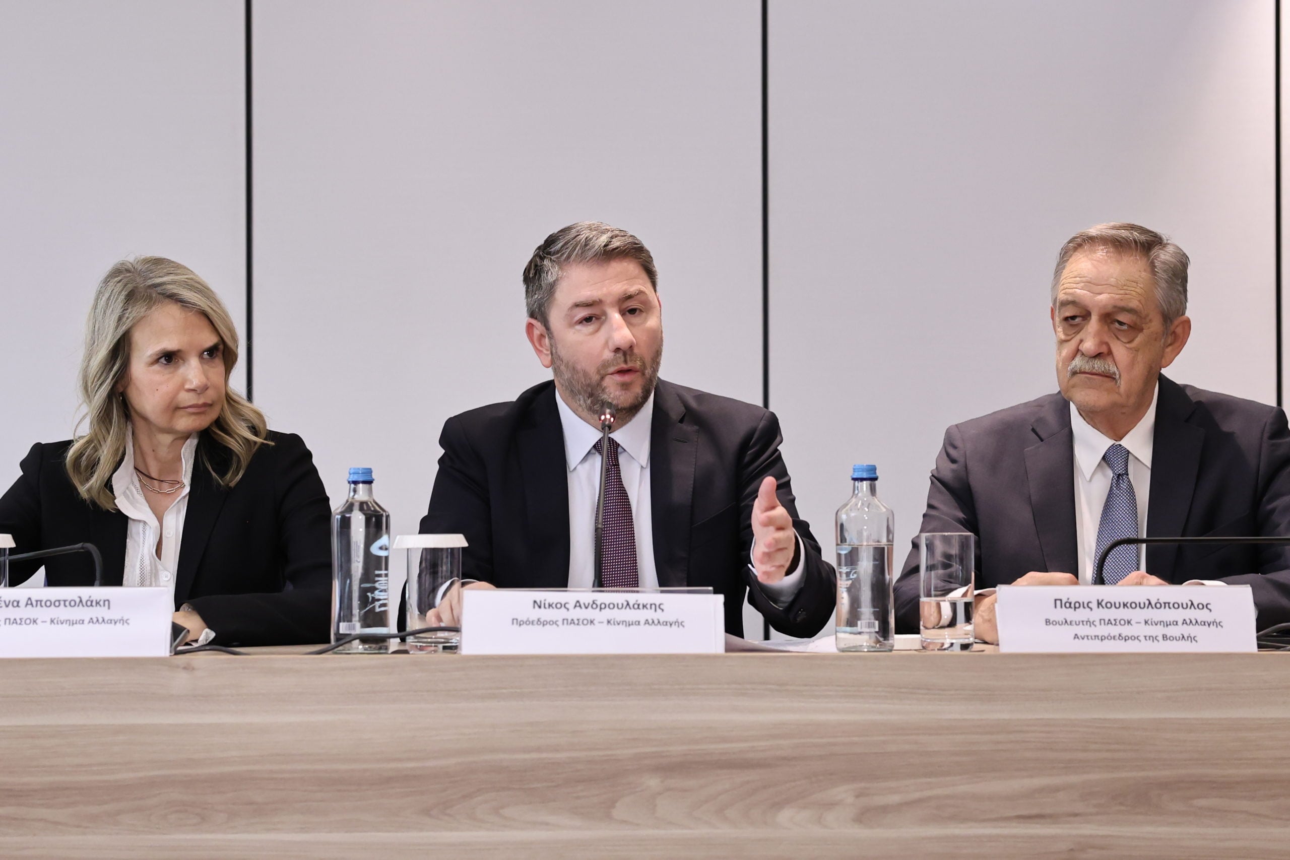 Ανδρουλάκης: Ζητούμε ανοιχτές τράπεζες με κανόνες λειτουργίας – Η πρόταση του ΠΑΣΟΚ