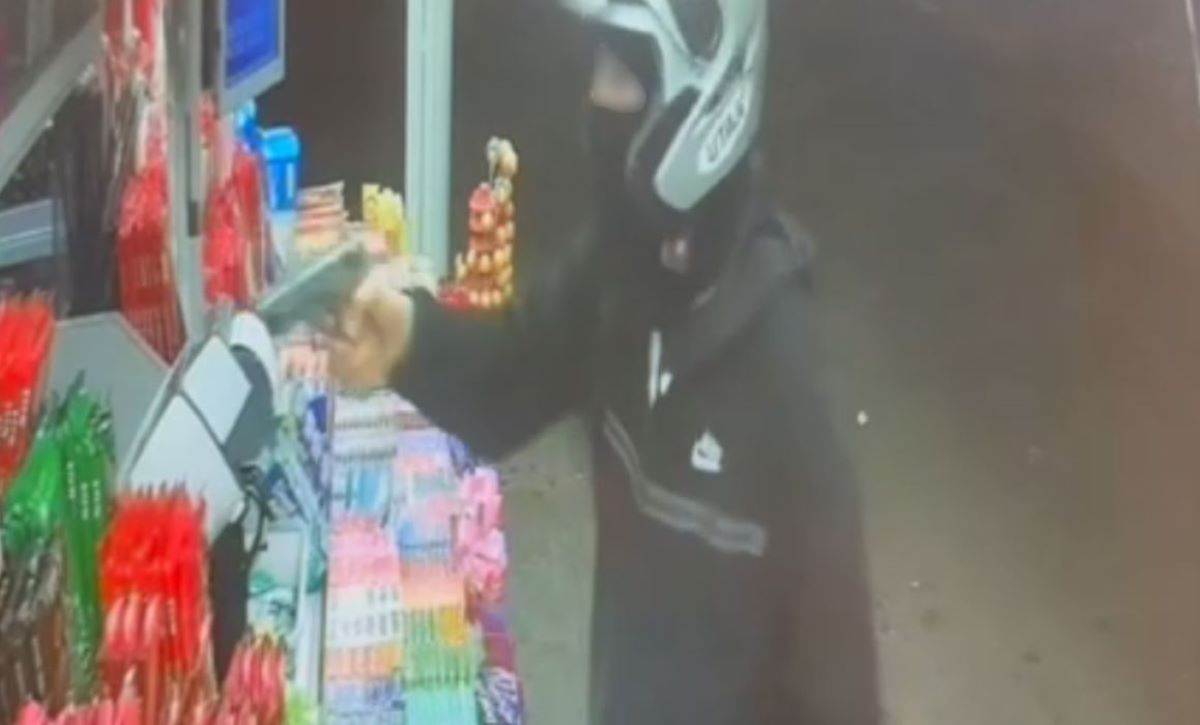 Ανήλικοι λήστευαν καταστήματα στα νότια προάστια – Συνελήφθησαν και οι γονείς τους