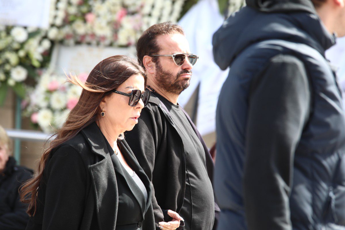 Αποχαιρετισμός στη Μαρινέλλα: Η παρουσία της Μαριάννας Λάτση στην τελετή 26 Άντζελα Δημητρίου στην κηδεία της Μαρινέλλας